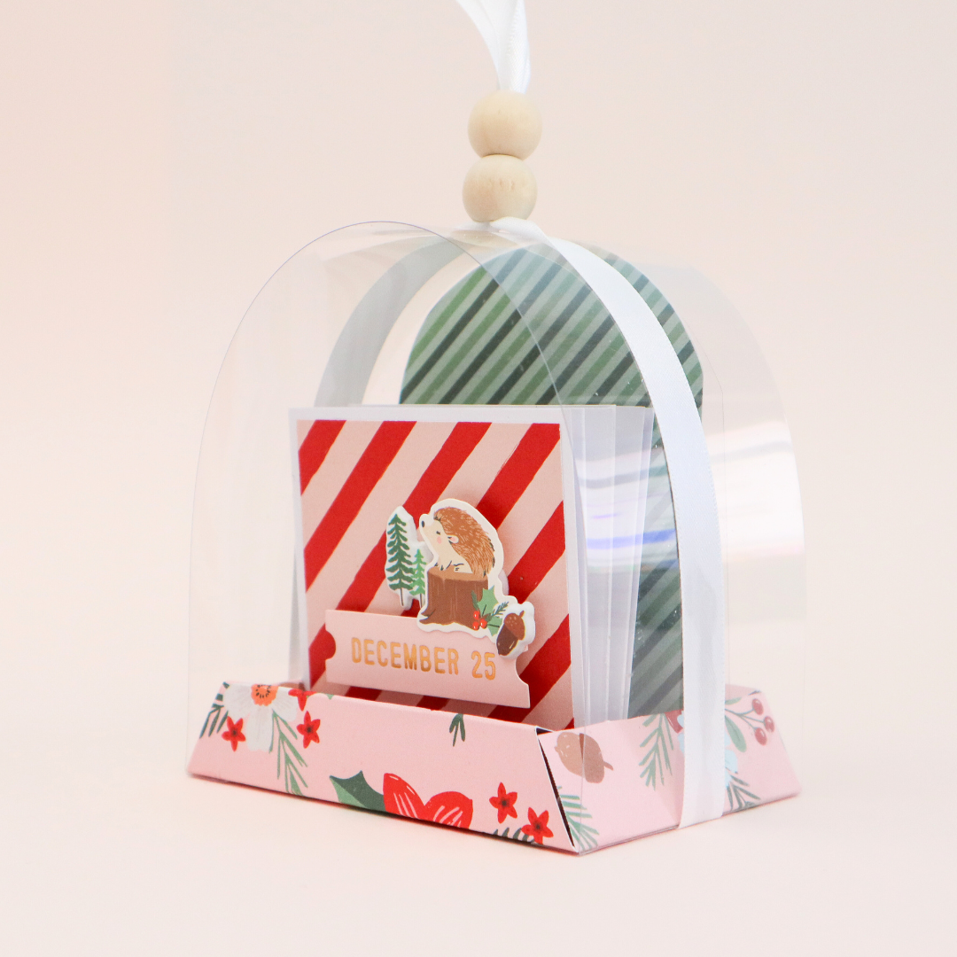 dos boule de noel a suspendre de jolies choses